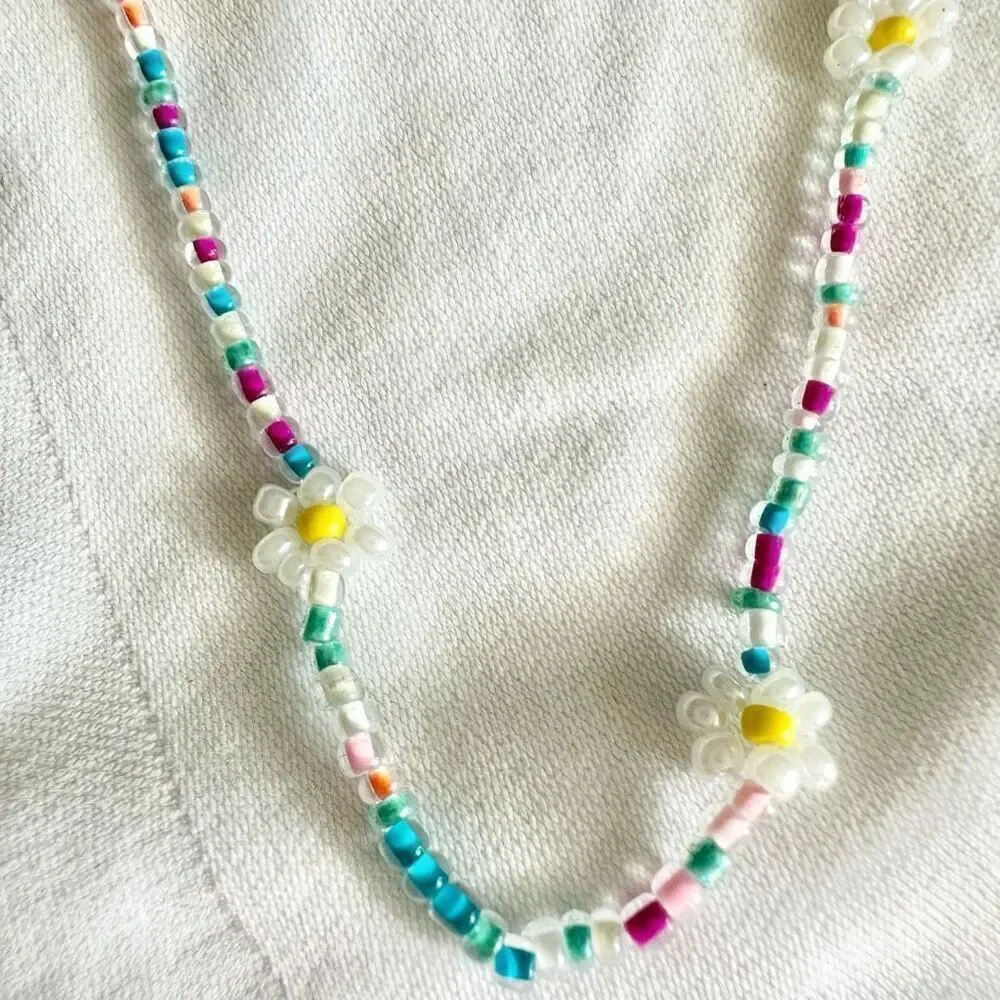 Multi color beaded Daisy chain necklace